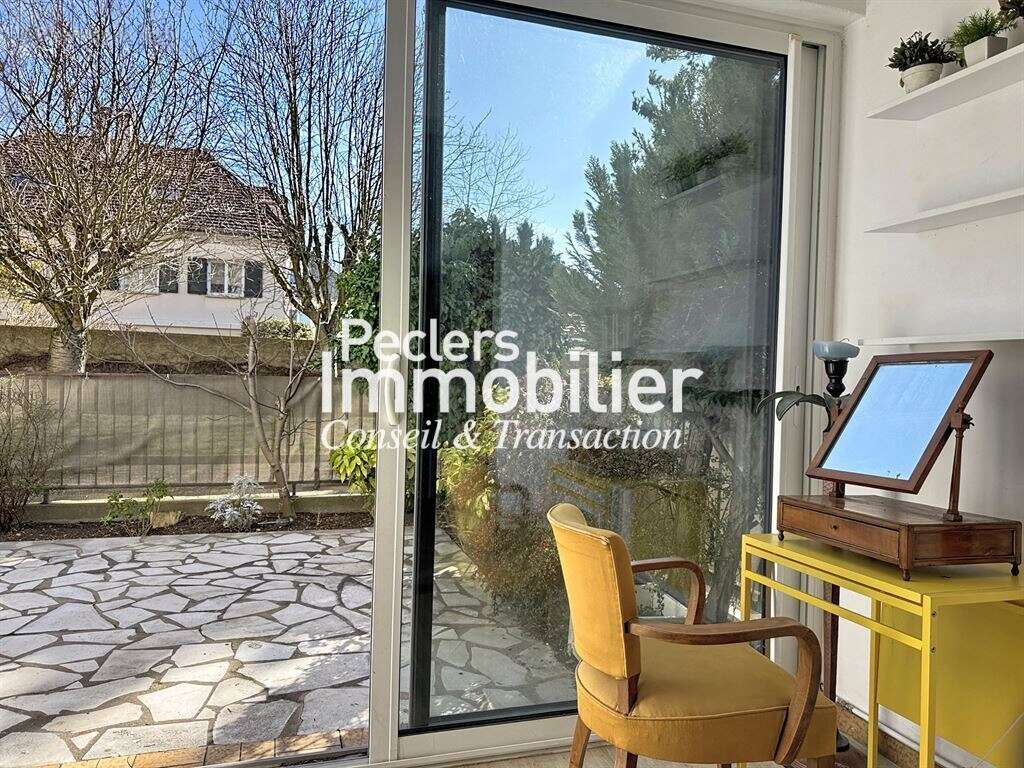 3P lumineux avec terrasse à proximité des commerces du Mont-Valérien - photo 4