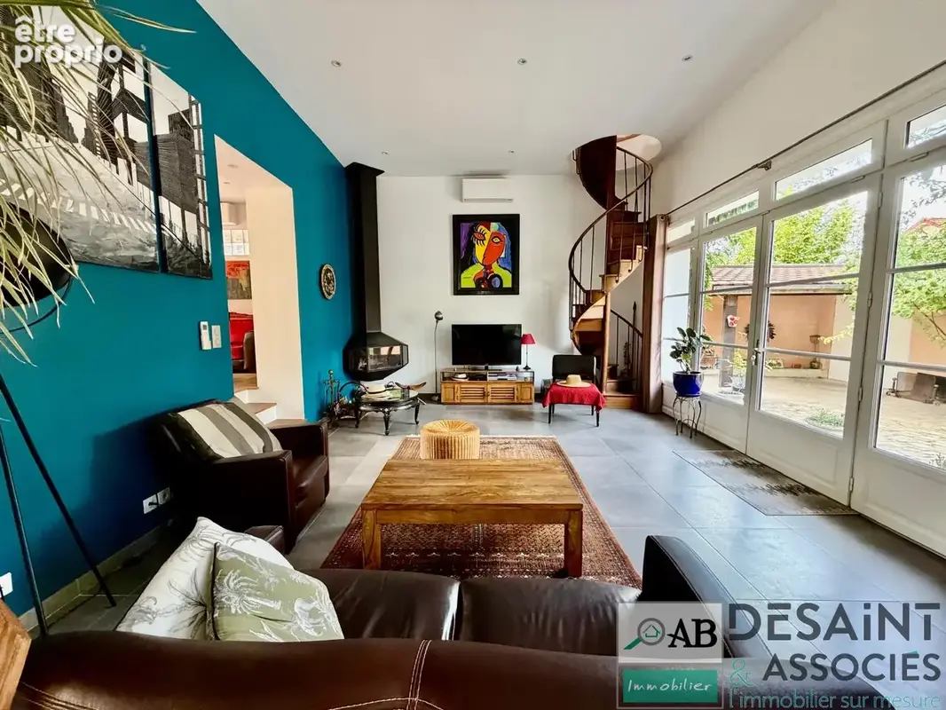 A vendre à Lagny sur Marne propriété de caractère quartier Saint Laurent. - photo 9