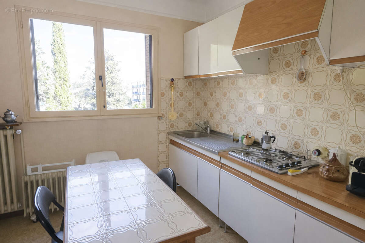 Maison en Viager  de 82 m2 Carrez à Gardanne sur grand terrain de 1 000 m2 - photo 6