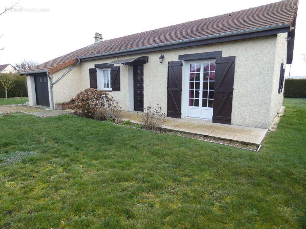 Maison à ILLIERS-L'EVEQUE