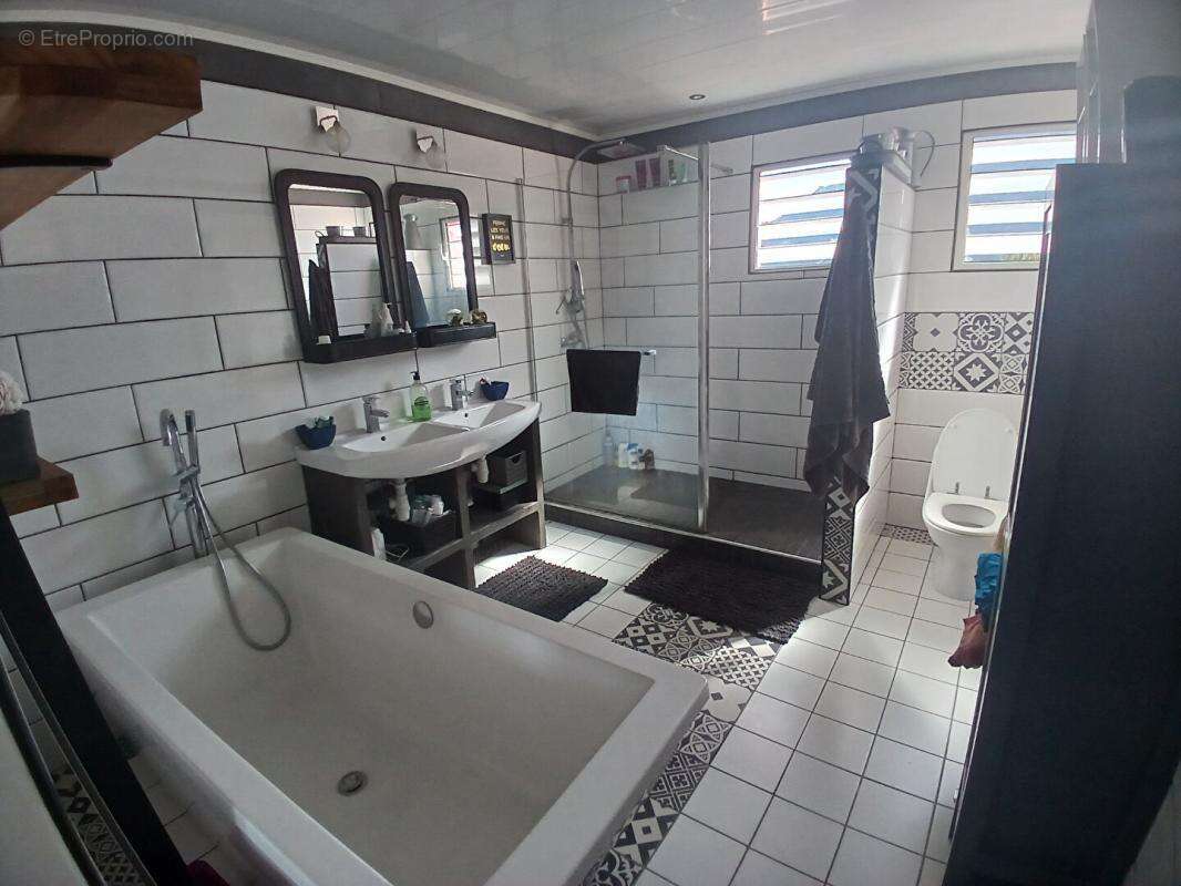 Ensemble immobilier de 269 m² sur 800 m² de terrain à Dos d'Âne 97429; - photo 13