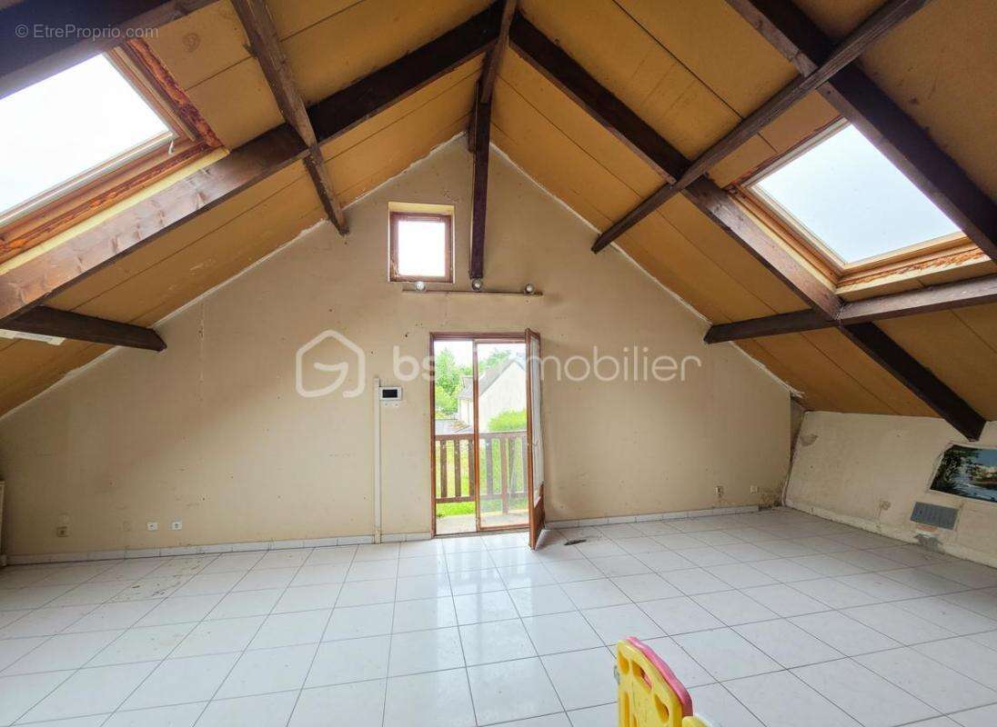 Maison 260 m² à Jablines  - photo 9