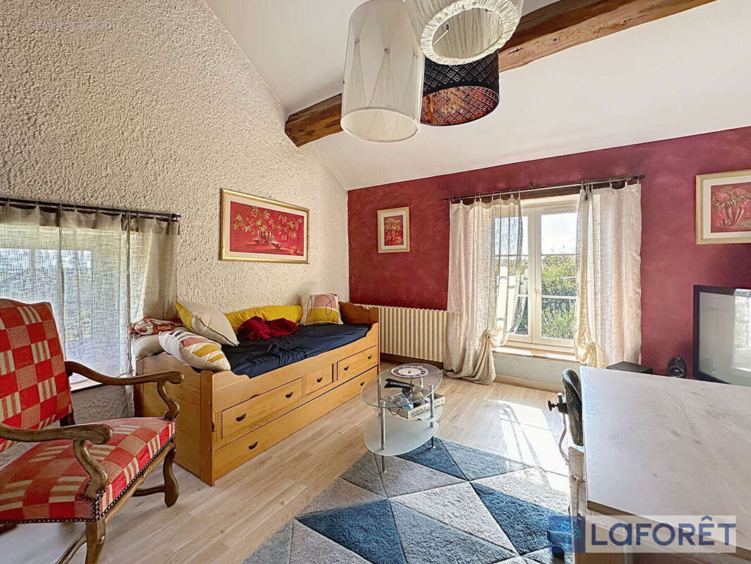 Maison à PERROGNEY-LES-FONTAINES