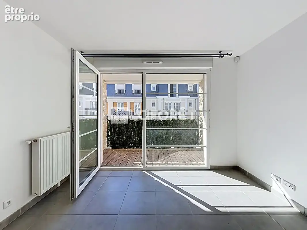 Villiers-sur-Marne - Appartement 3 pièces de 62 m² avec balcon et parking, à 1 minute de la gare - photo 1