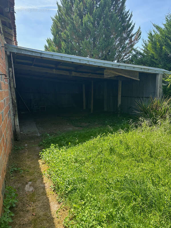 À vendre à la Sauvetat-sur-Lède garage dans le village avec petit terrain - photo 4