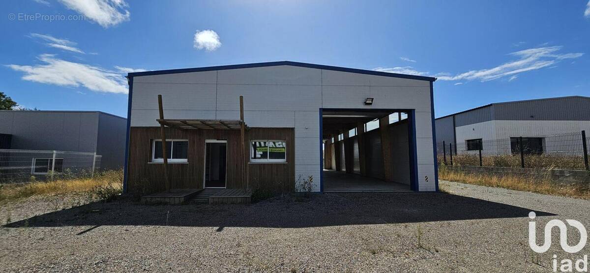 Photo 1 - Commerce à SAINT-MATHURIN