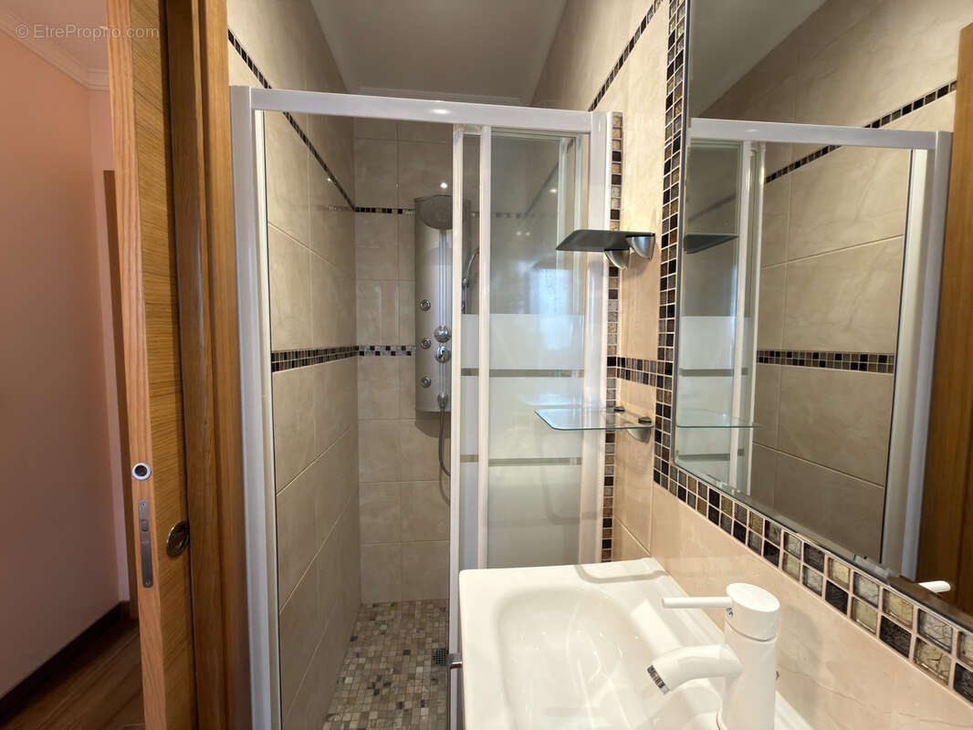 Maison à SAINT-LAURENT-DE-LA-SALANQUE