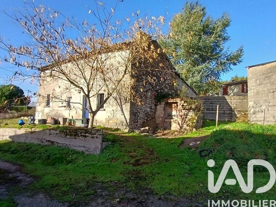 Photo 2 - Maison à SAINT-AMAND-SUR-SEVRE