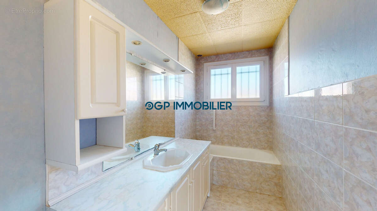 Maison à LA SALVETAT-SAINT-GILLES