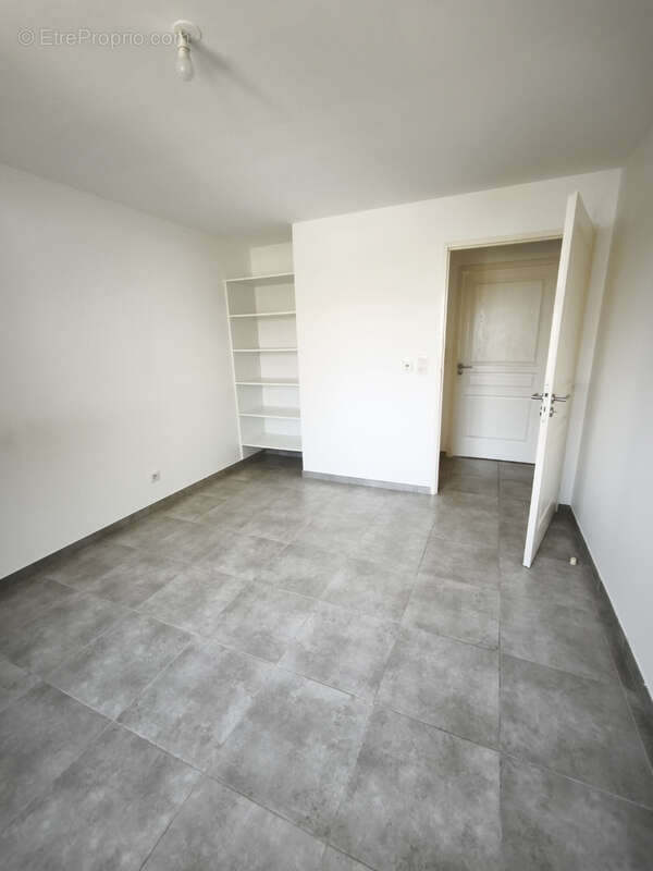 Narbonne - Villa plain  pied de type 4 (construction 2015) avec garage et parking - photo 14