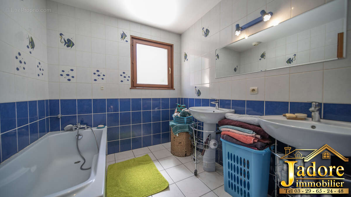 EXCLUSIVITE ! VILLA + Piscine dans cadre magnifique - photo 13