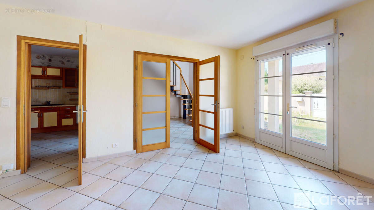 Maison à ROMILLY-SUR-SEINE