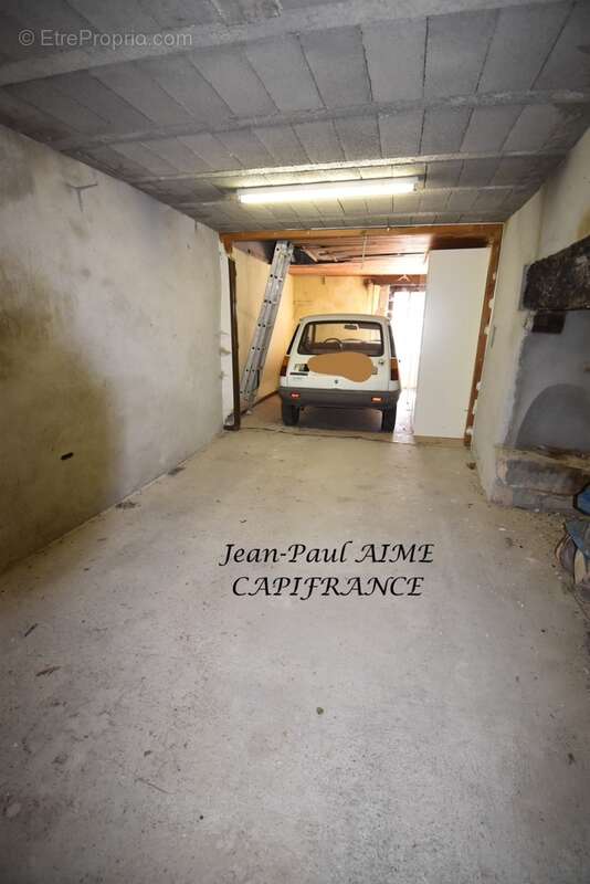 Issirac – centre du village – bâtisse en pierre d'une surface plancher d'environ 80 m2 à réhabiliter – permis de construire acce - photo 4