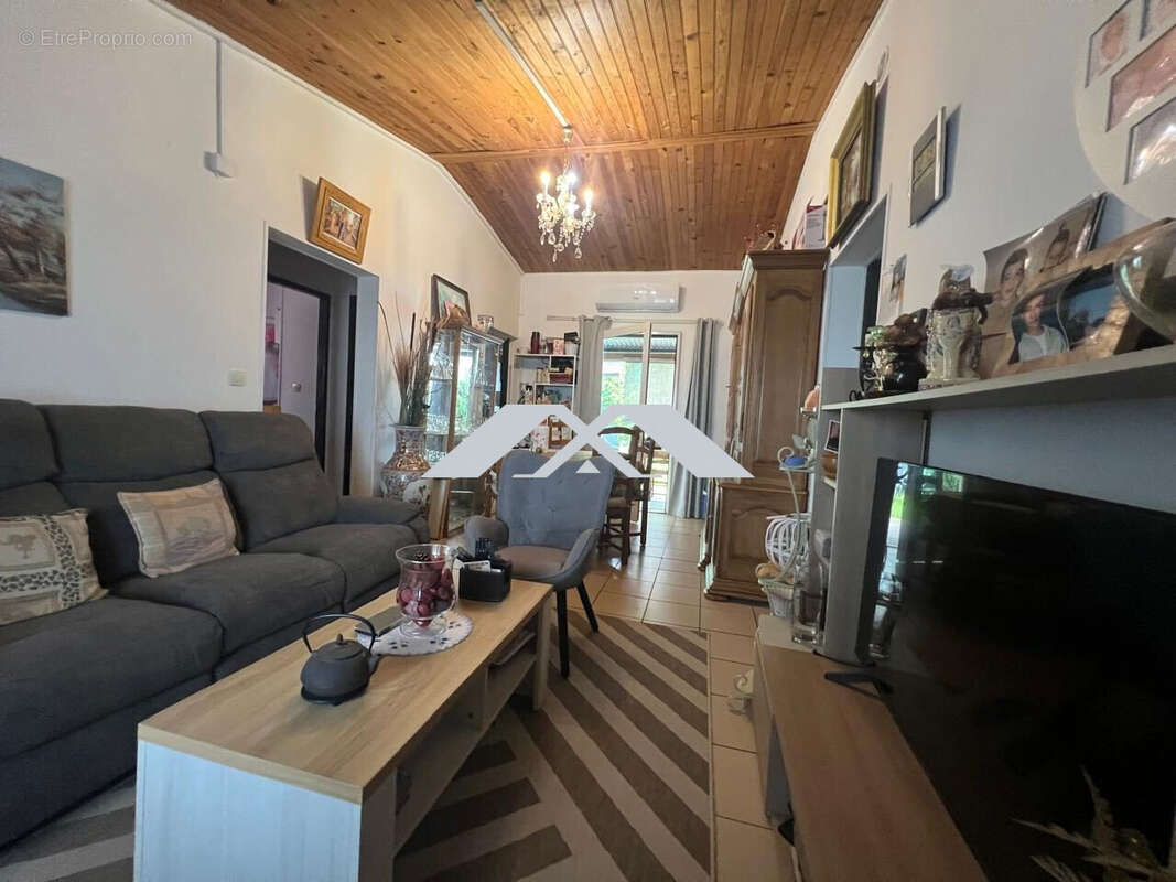 Maison 64 m² à Saint-Joseph  - photo 3
