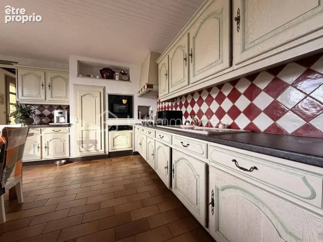 Maison familiale sur sous-sol complet - photo 3