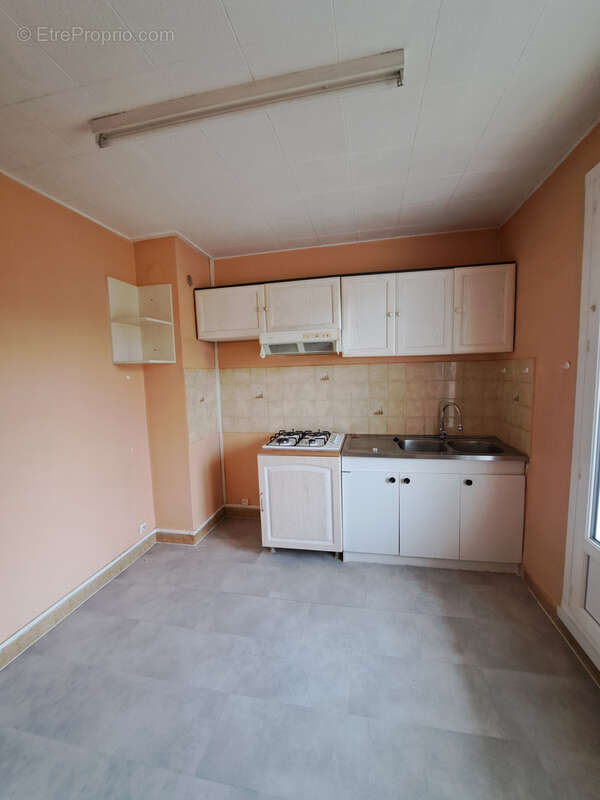 À vendre   Appartement 4 pièces avec balcons et cave   Saint-Max, quartier Jean XXIII - photo 6