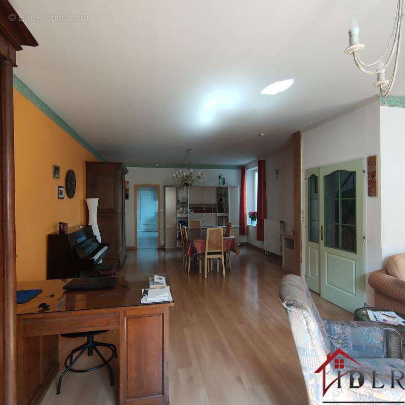immeuble commercial et d'habitation de 430 m2 - photo 4