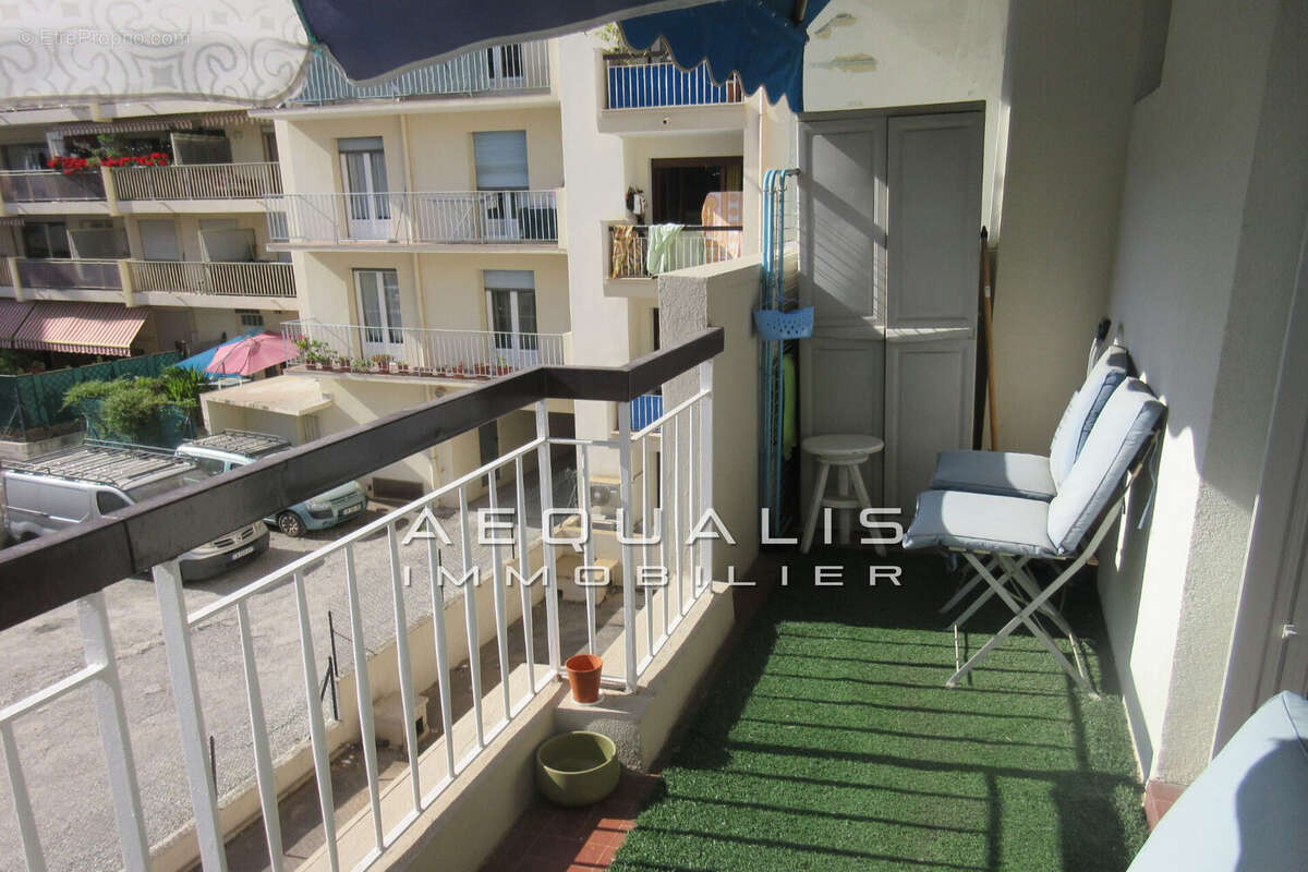 Appartement à SAINT-LAURENT-DU-VAR