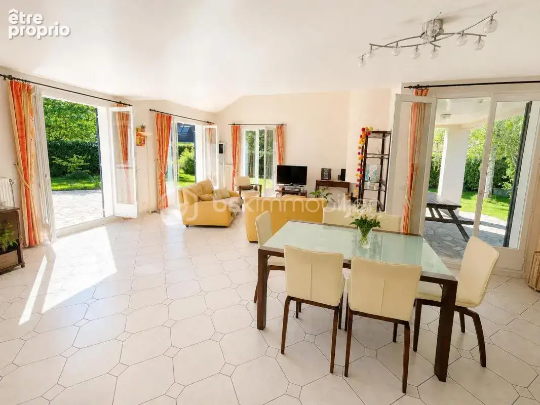 Maison familiale avec 4 chambres en rez-de-jardin dont 1 suite parentale - fraicheur garantie ! - photo 2