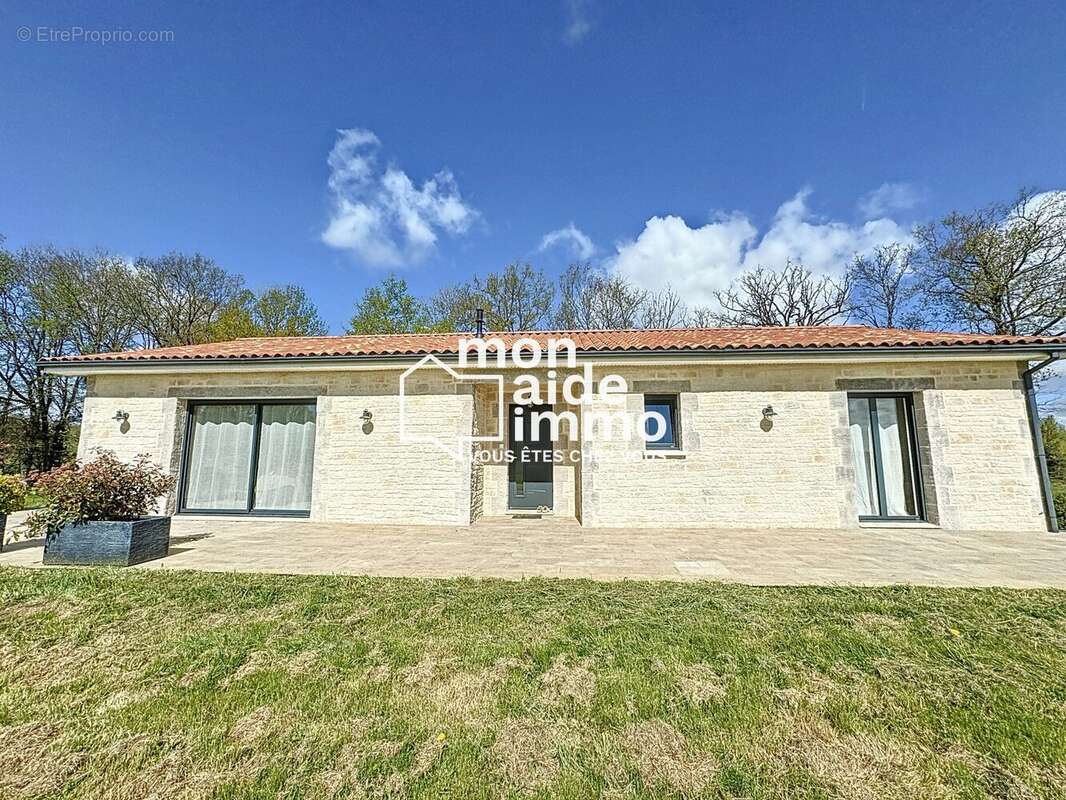 Maison à SAINT-MARTIN-DE-FRESSENGEAS