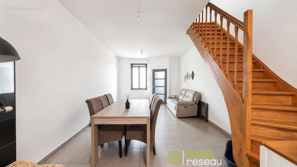 Maison 96 m² à Tourcoing  - photo 2