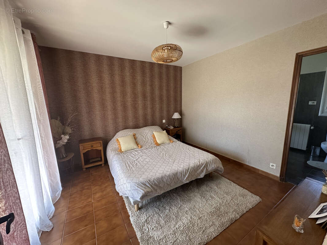 Maison à SOLLIES-PONT