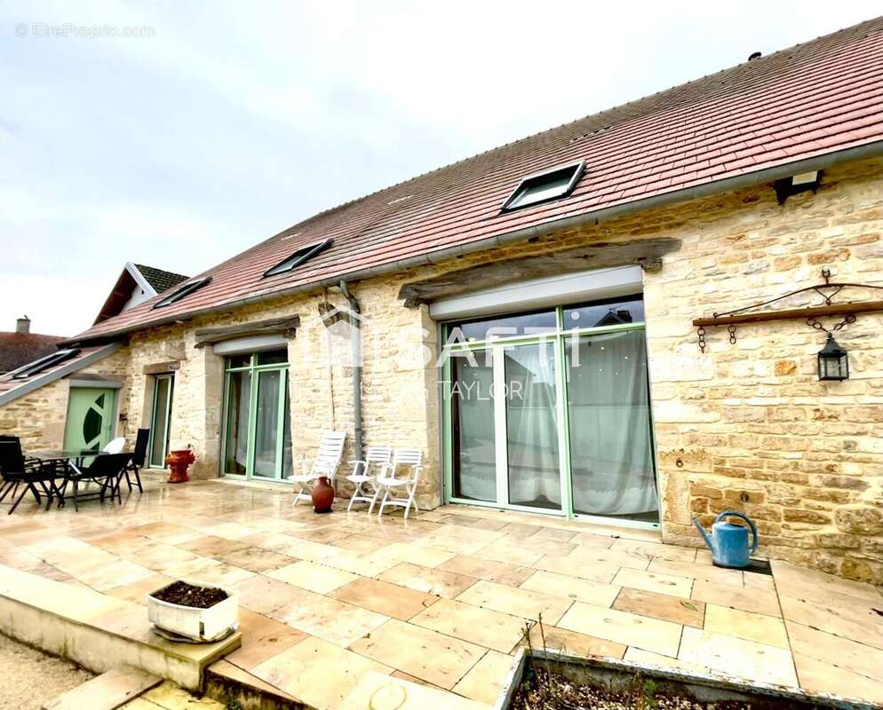 Maison 350 m² à Colmier-Le-Haut  - photo 2