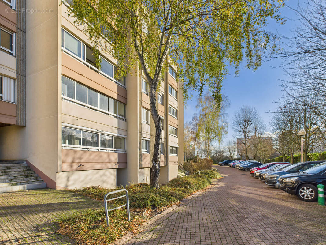 Appartement à SARTROUVILLE