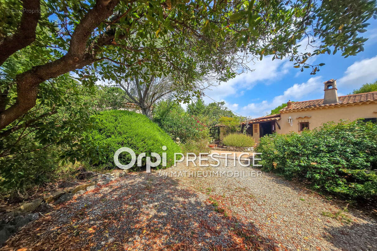 Maison 120 m² à Biot  - photo 2