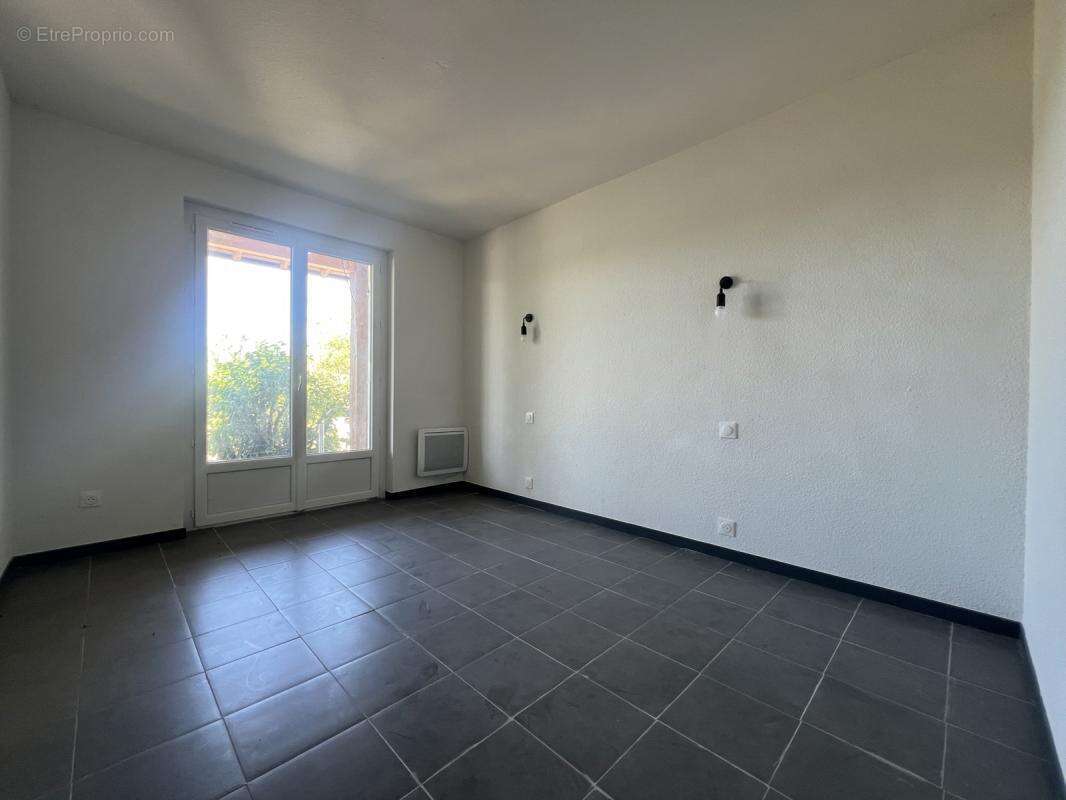 Maison à SAINT-CLAR-DE-RIVIERE
