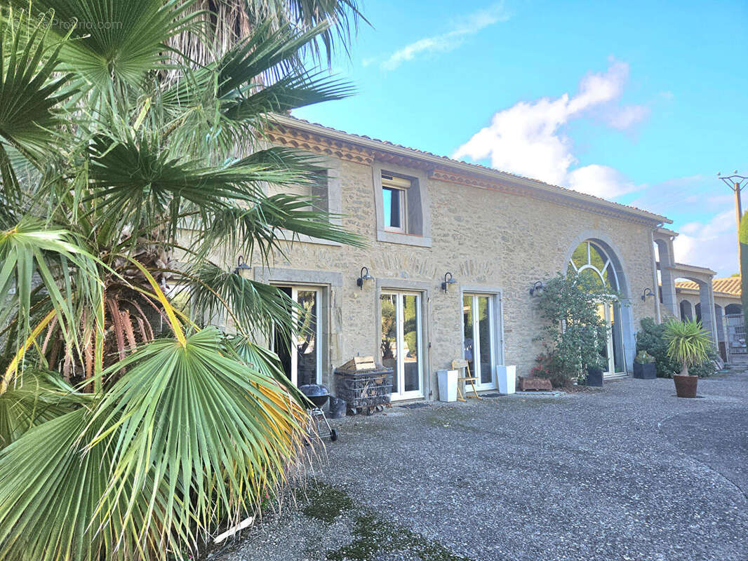 Maison à VILLEMOUSTAUSSOU