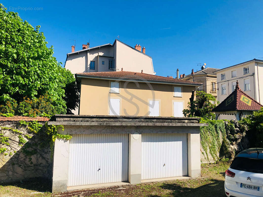 Maison de caractère de 225 m² avec piscine sur centre de 38270 Beaurepaire - photo 7