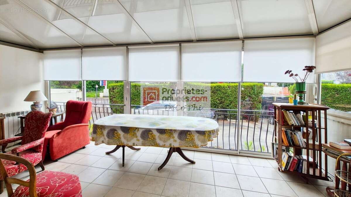 Maison à VILLE-D'AVRAY