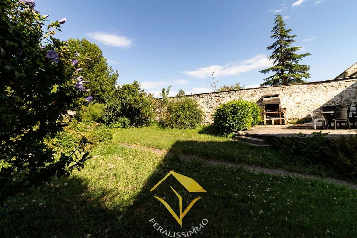 Maison de charme de 5 chambres au coeur du village ! - photo 13