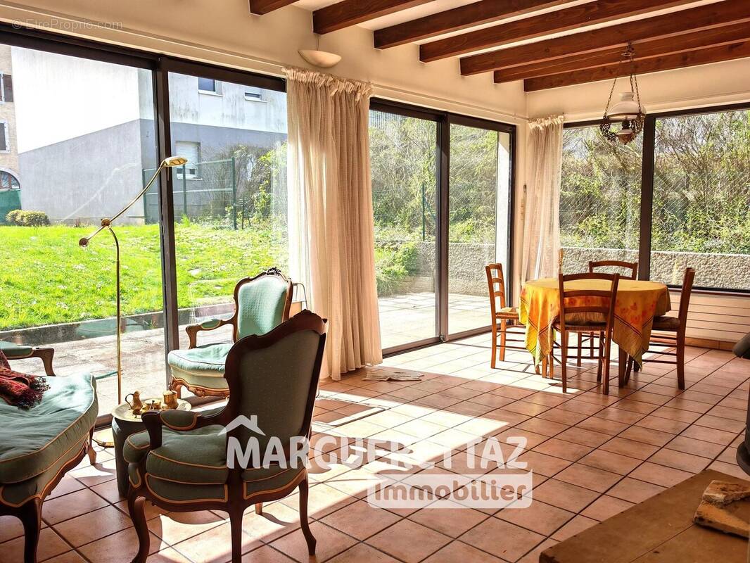 Maison à LA ROCHE-SUR-FORON