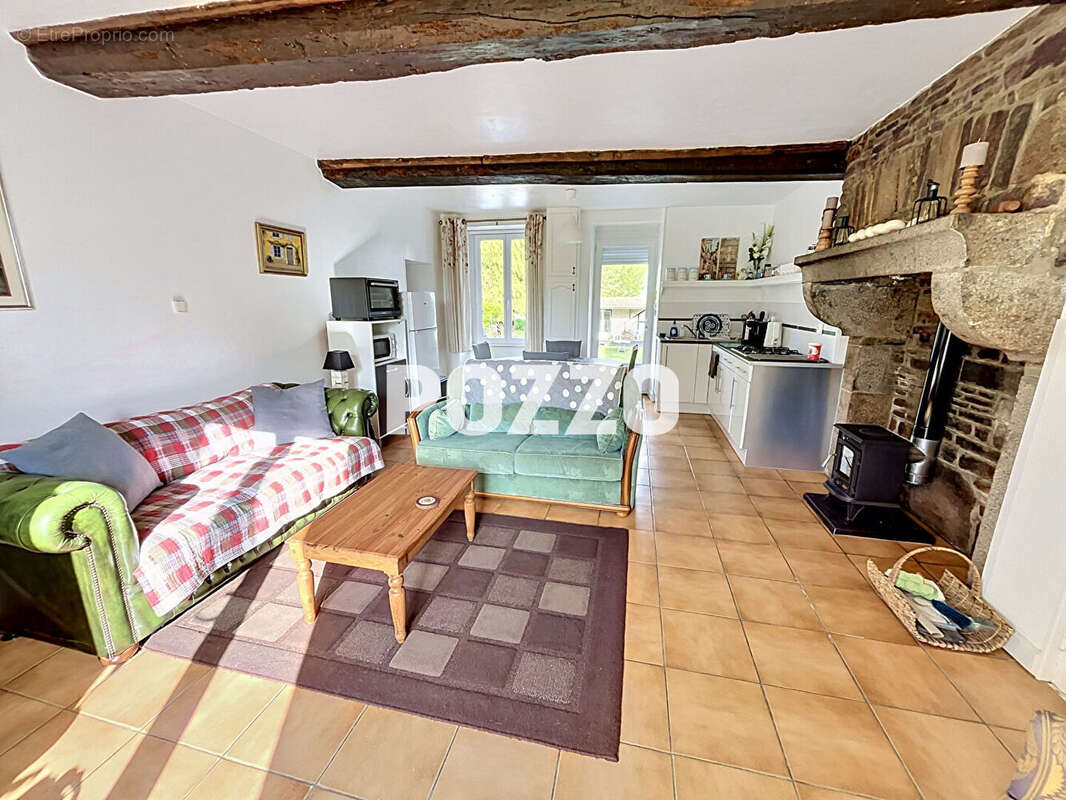 Maison à SAINT-AUBIN-DE-TERREGATTE