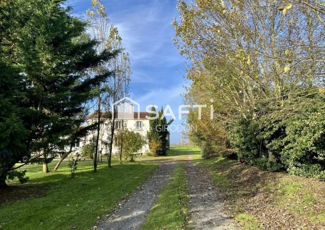 Photo 1 - Maison à PUYRAVAULT