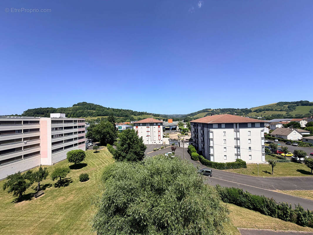 Appartement Aurillac de type 3 au dernier étage avec ascenseur et stationnement - photo 8