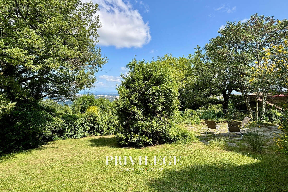 Maison à SAINT-CYR-AU-MONT-D'OR