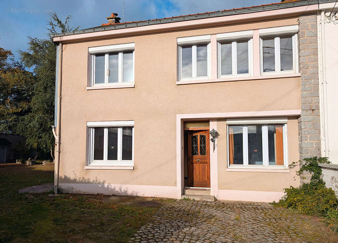 Maison à BOUCHEMAINE