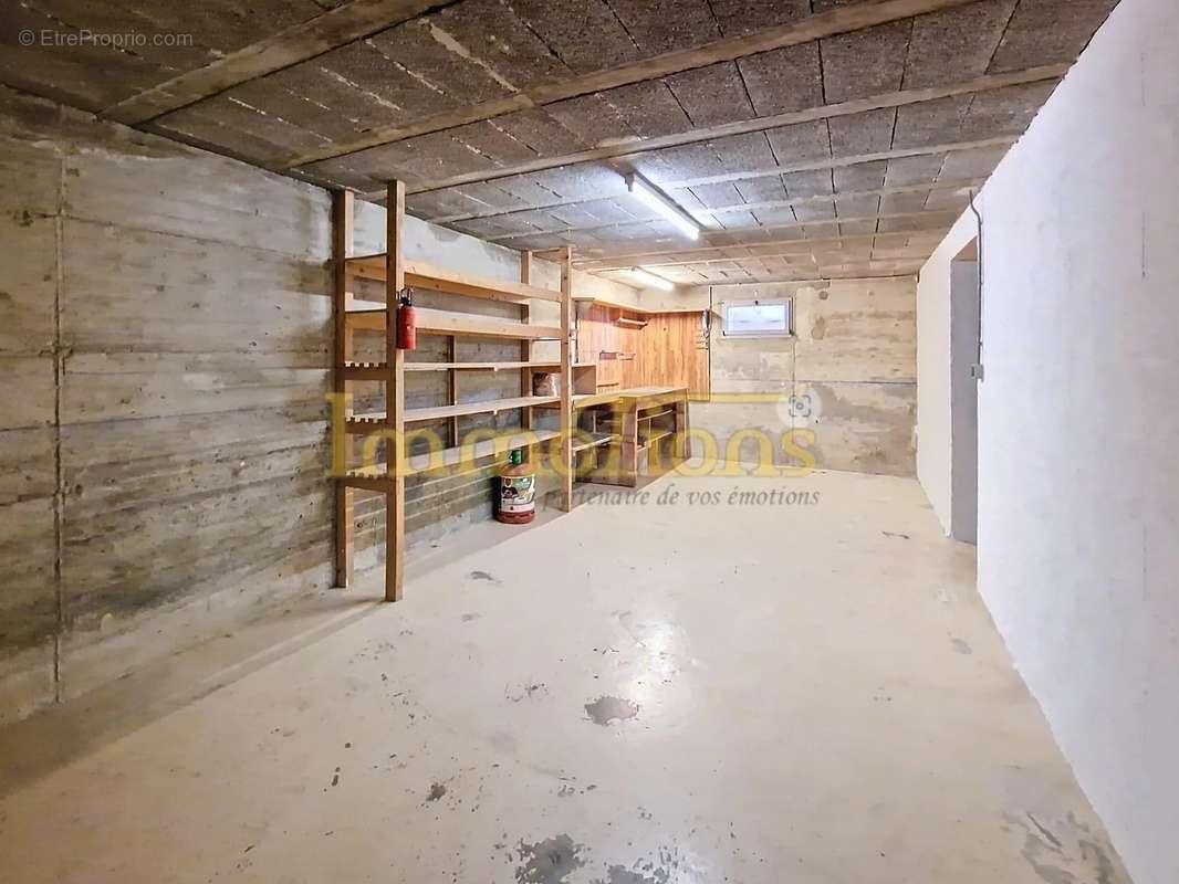 Maison à SAINT-PIERRE-DE-CHERENNES