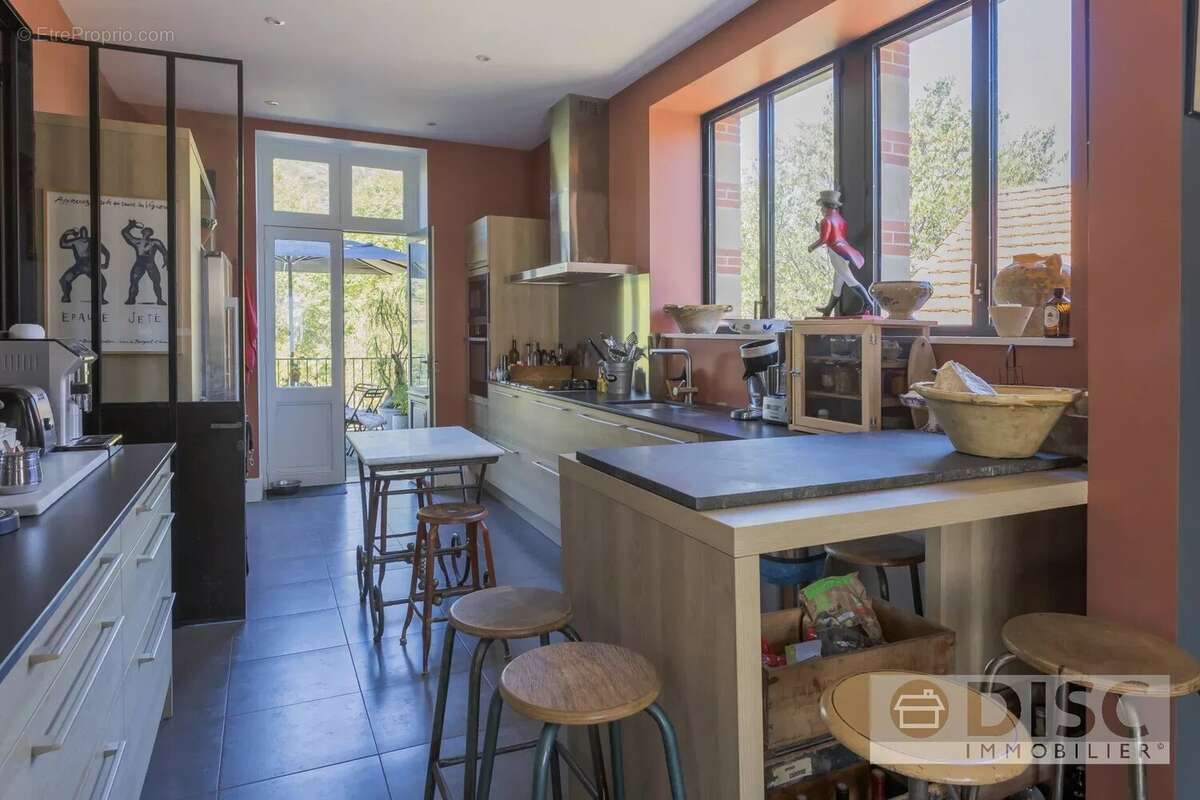 Magnifique maison de maître entièrement rénovée avec jardin et piscine - photo 8