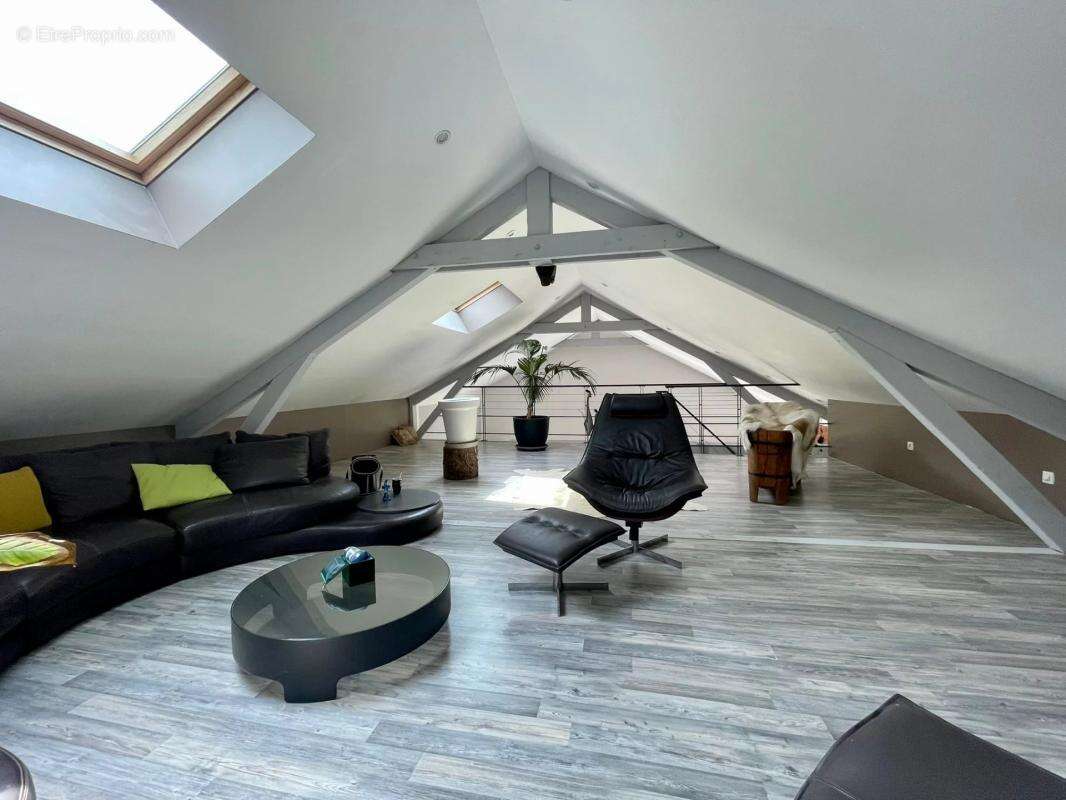 Maison à CHINDRIEUX