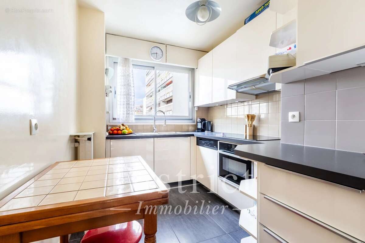 Appartement à PARIS-15E