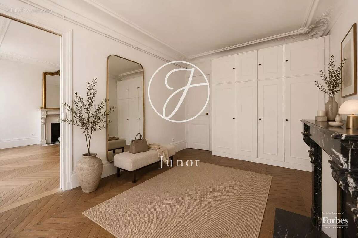 Appartement à LEVALLOIS-PERRET