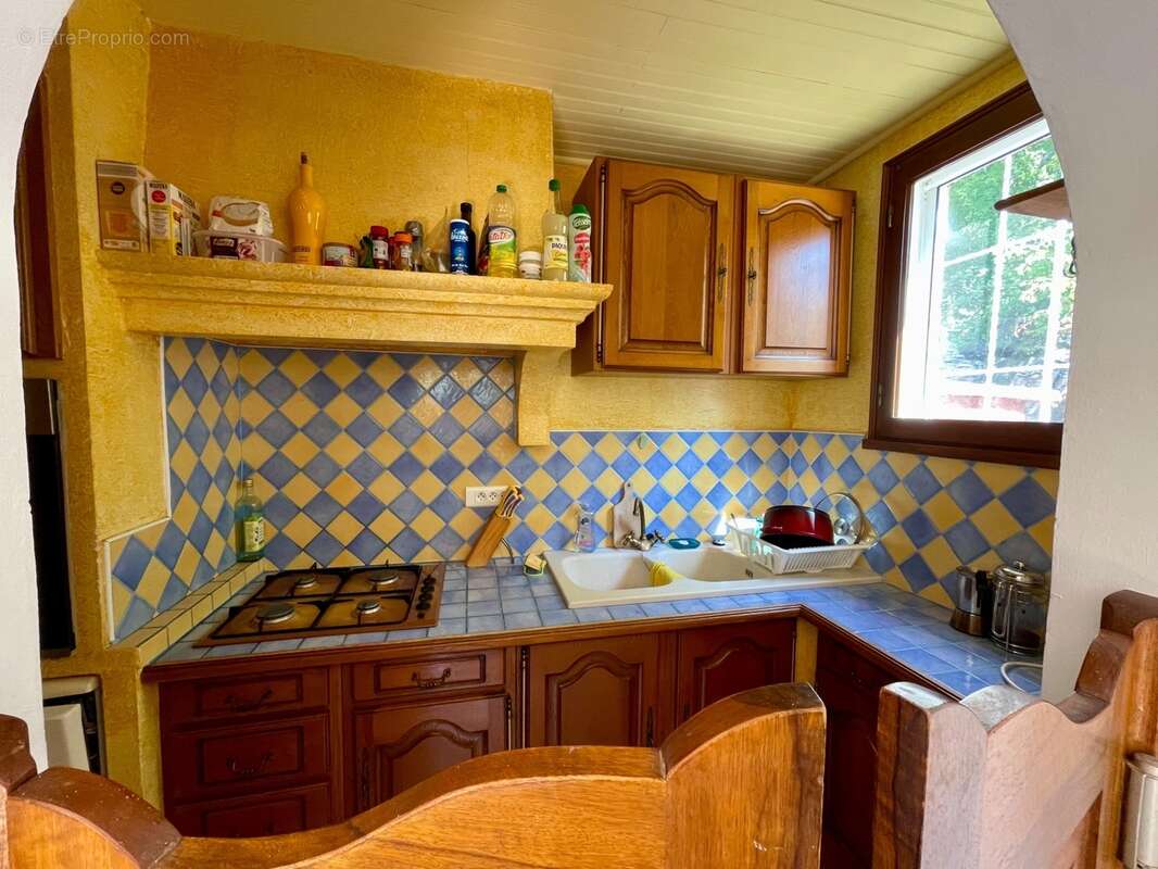 À vendre – Maison avec piscine et grand terrain arboré à Saignon (84400) - photo 14