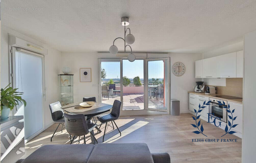 Salle à manger Cuisine - Appartement à JUVIGNAC