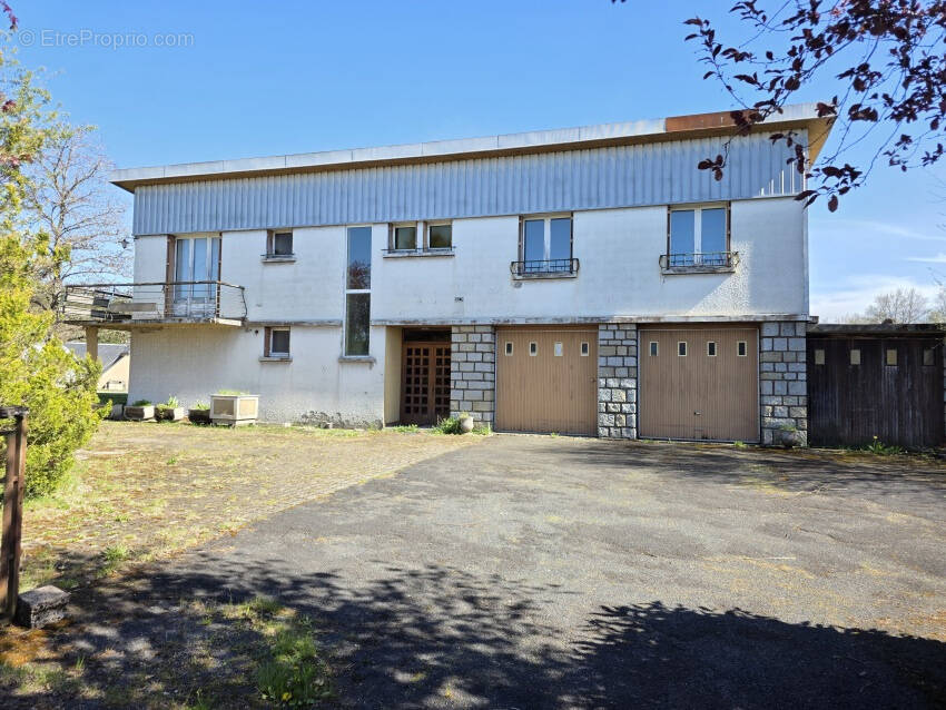 Maison à SAINT-GEORGES-DE-MONS