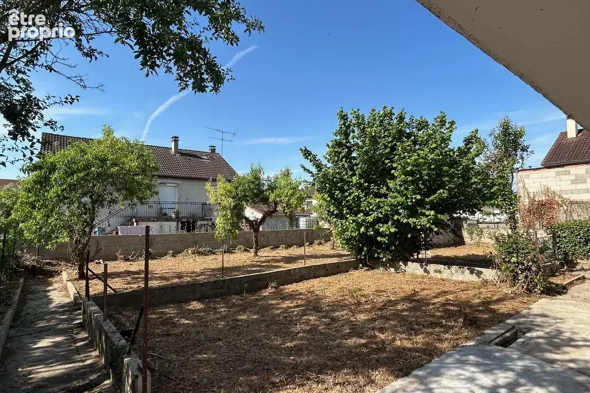 Brienon-sur-Armançon -  Maison T5 rénovée - Secteur calme à 15 min de la gare SNCF ! - photo 8