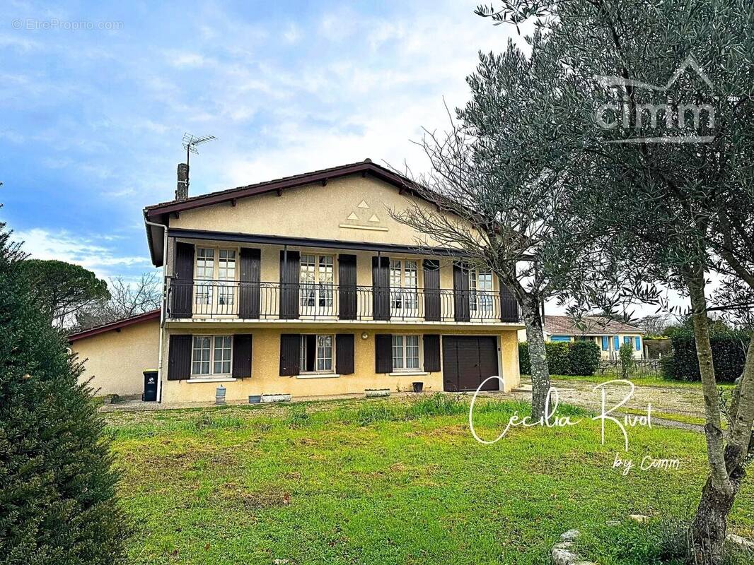 Maison à PRIGNAC-ET-MARCAMPS